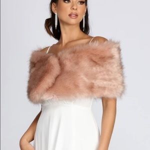 Windsor fur shawl Clearance